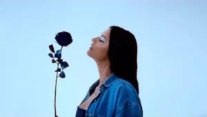 Iubirea mea e cu tupeu Lyrics - ANTONIA